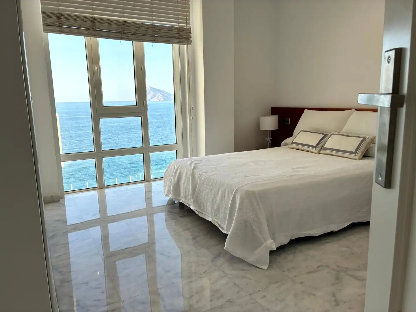 Habitación de Apartamento de alquiler en Altea con Aire acondicionado, Calefacción y Amueblado