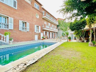 Villa con balcone in vendita a Carrer GRANOLLERS