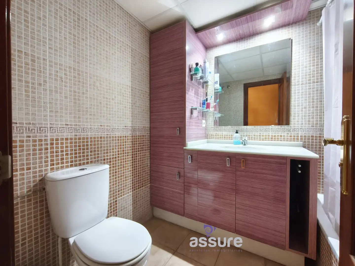 Baño de Casa adosada en venta en Huelva con Aire acondicionado, Calefacción y Jardín privado
