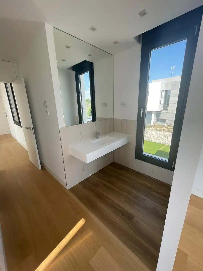 Baño de Casa o chalet de alquiler en Majadahonda con Aire acondicionado, Calefacción y Jardín privado