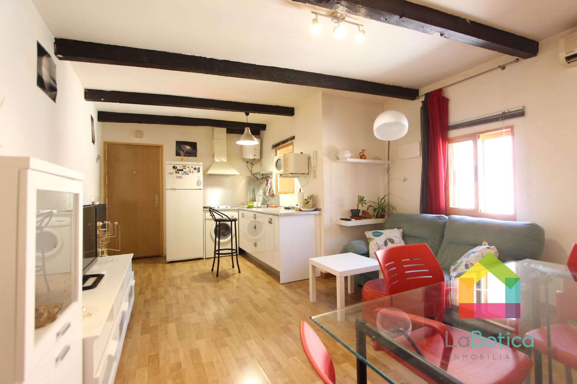Kitchen of Apartment for sale in  Toledo Capital  with Air Conditioner