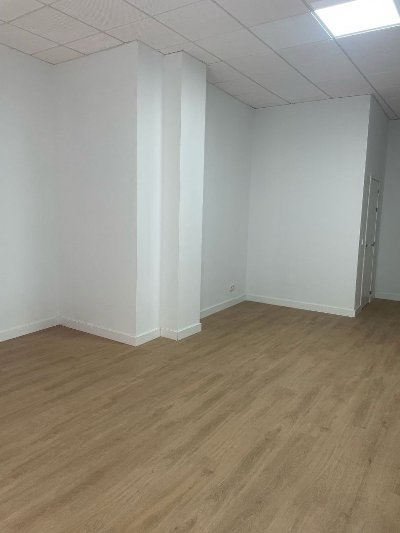 Schlafzimmer von Geschaftsraum miete in Alcalá de Henares mit Klimaanlage und Heizung