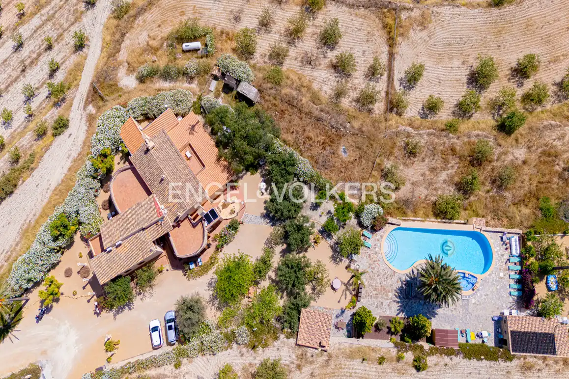 Vista exterior de Casa o chalet en venta en Relleu con Aire acondicionado, Jardín privado y Terraza