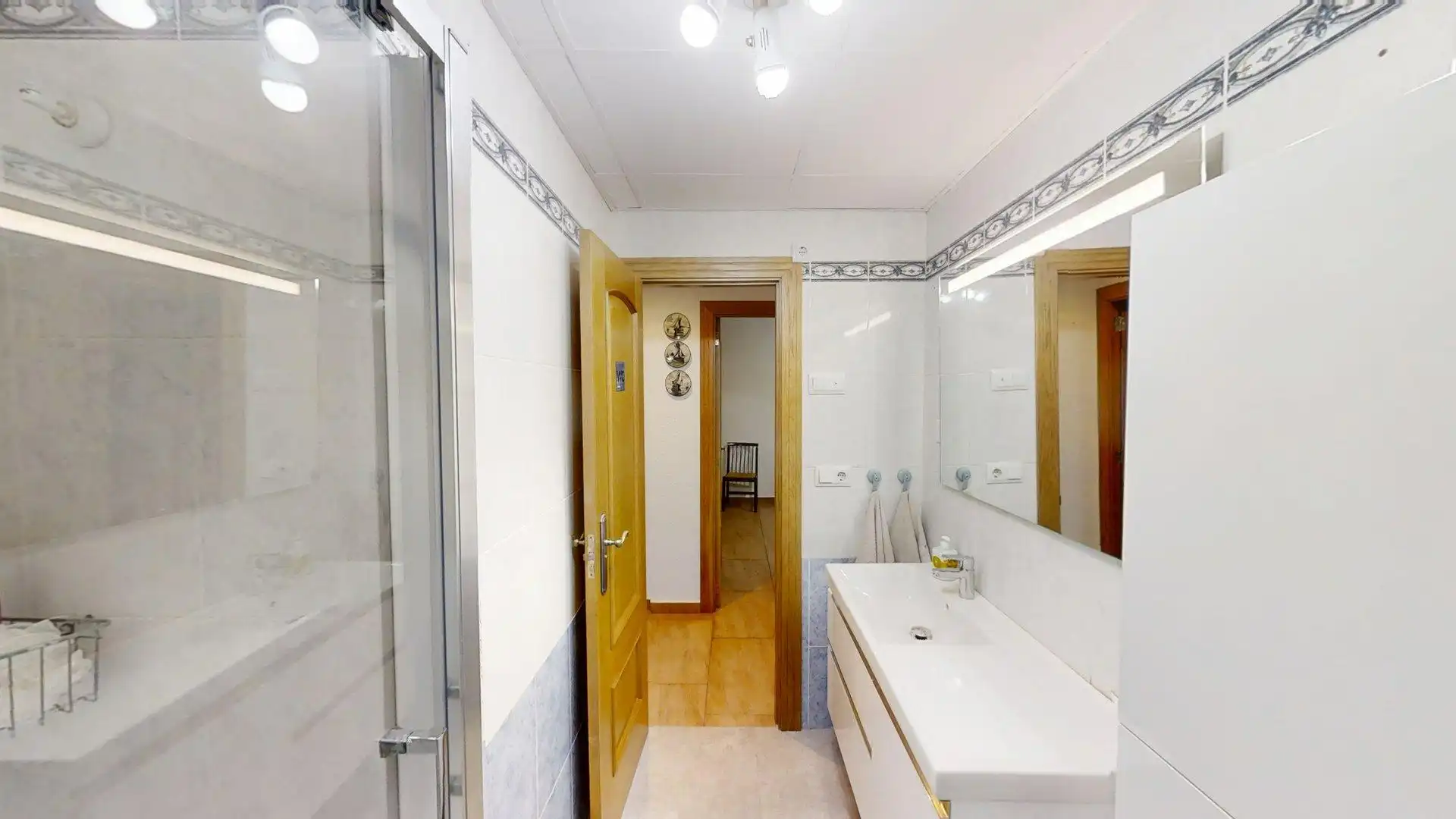 Bany de Casa o xalet en venda en L'Eliana amb Aire condicionat, Calefacció i Jardí privat