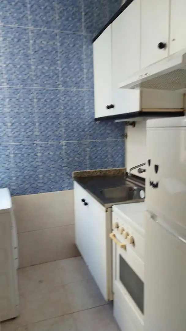 Cuina de Apartament en venda en A Coruña Capital  amb Terrassa, Forn i Rentadora