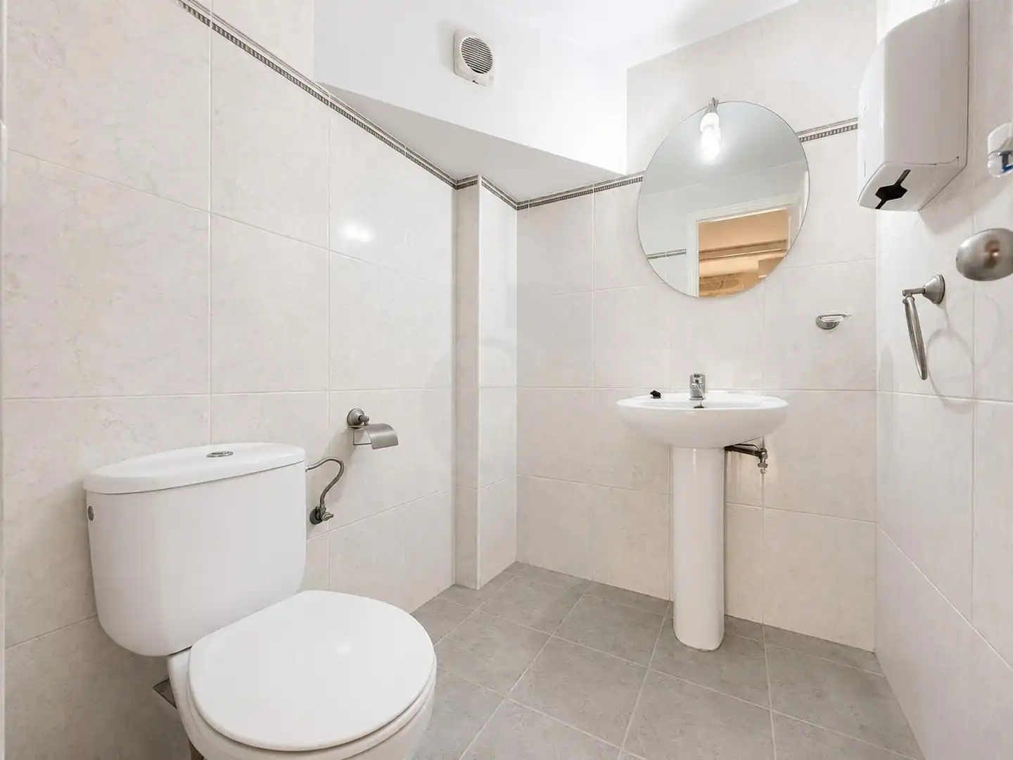 Baño de Oficina de alquiler en Valencia con Aire acondicionado y Calefacción