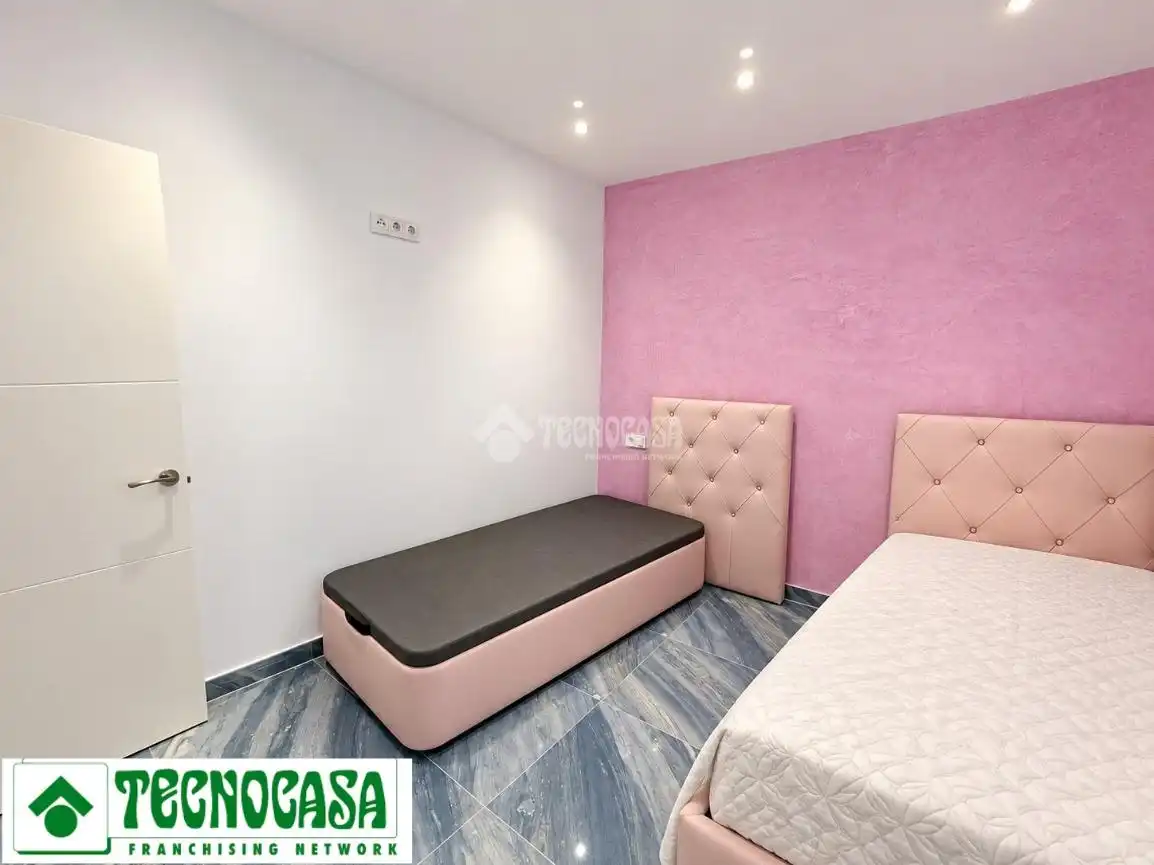 Habitación de Casa adosada en venta en San Francisco