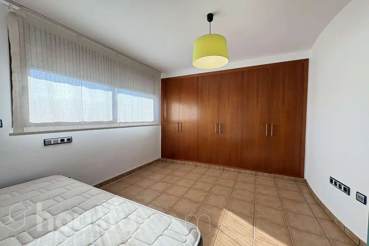Habitación de Casa o chalet en venta en Sant Julià de Ramis con Calefacción, Jardín privado y Terraza