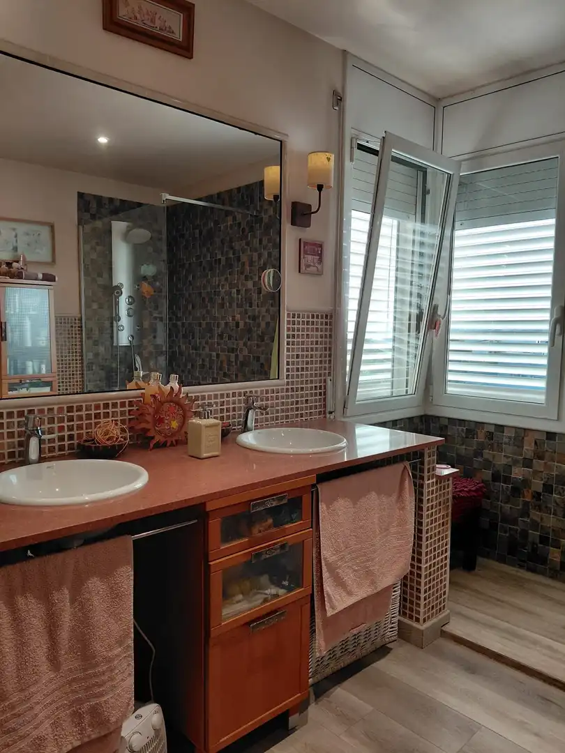 Bathroom of Houses for sale in Vilanova del Vallès  with Air Conditioner, Heating and Private garden
