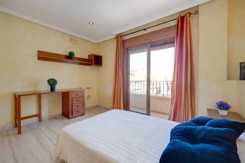 Habitación de Casa adosada en venta en Rojales con Aire acondicionado, Terraza y Amueblado