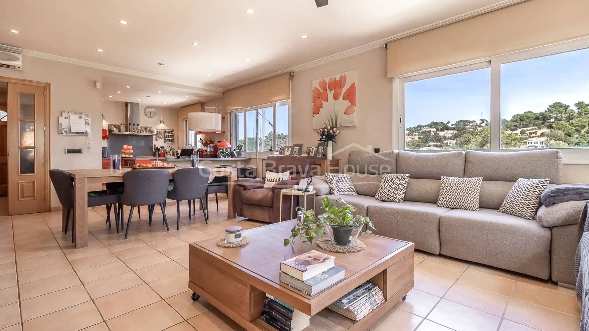 Casa con piscina en venta en Carrer de Joaquim Ruyra, imagen 13