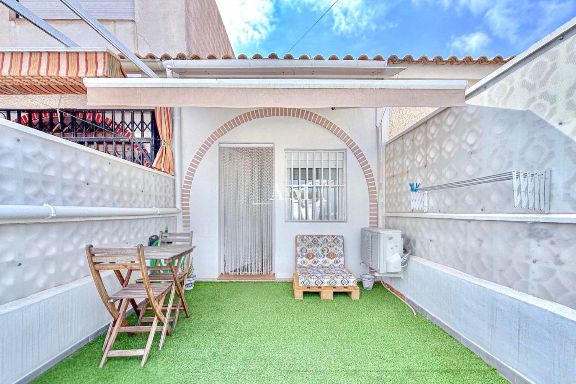 Garden of House or chalet to rent in Torrevieja  with Air Conditioner, Heating and Private garden