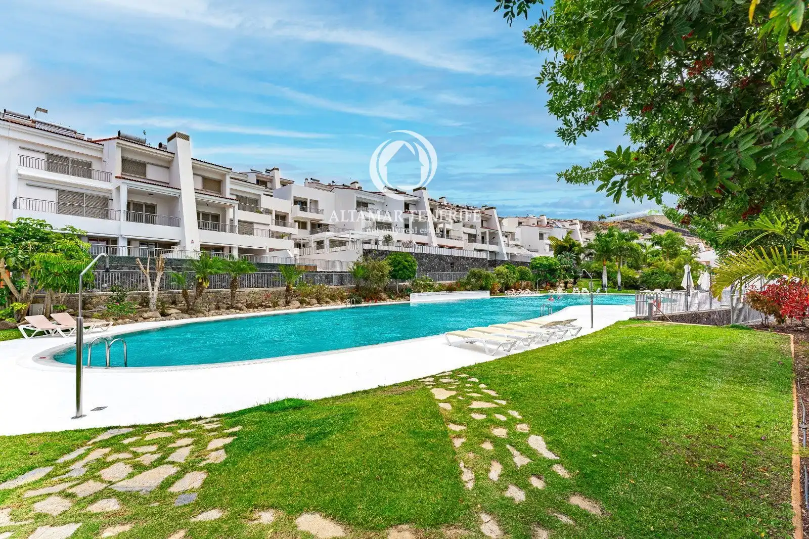 Apartamento con piscina en venta en de los Acantilados, imagen 22