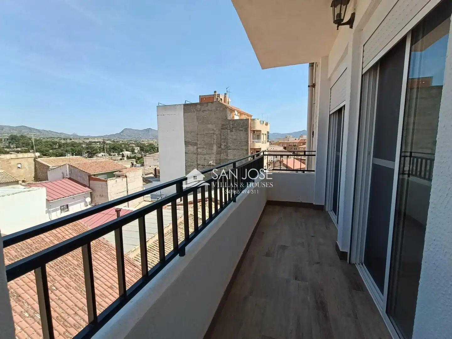 Terraza de Piso en venta en Monóvar  / Monòver con Amueblado y Balcón