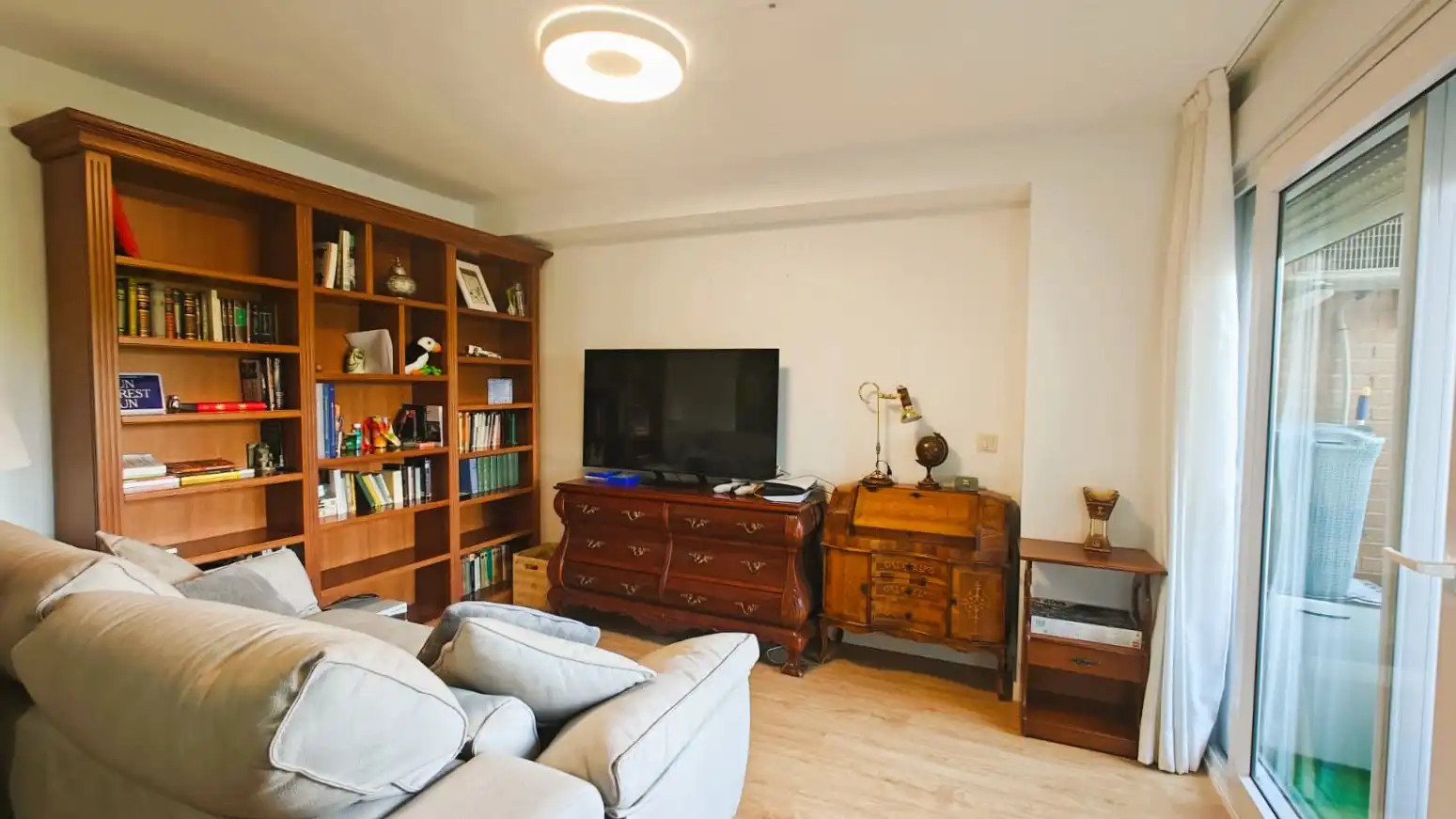Living room of Flat for sale in Valencia  with Air Conditioner, Furnished and Oven