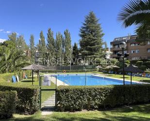 Exterior view of Apartment to rent in Majadahonda  with Air Conditioner, Private garden and Parquet flooring