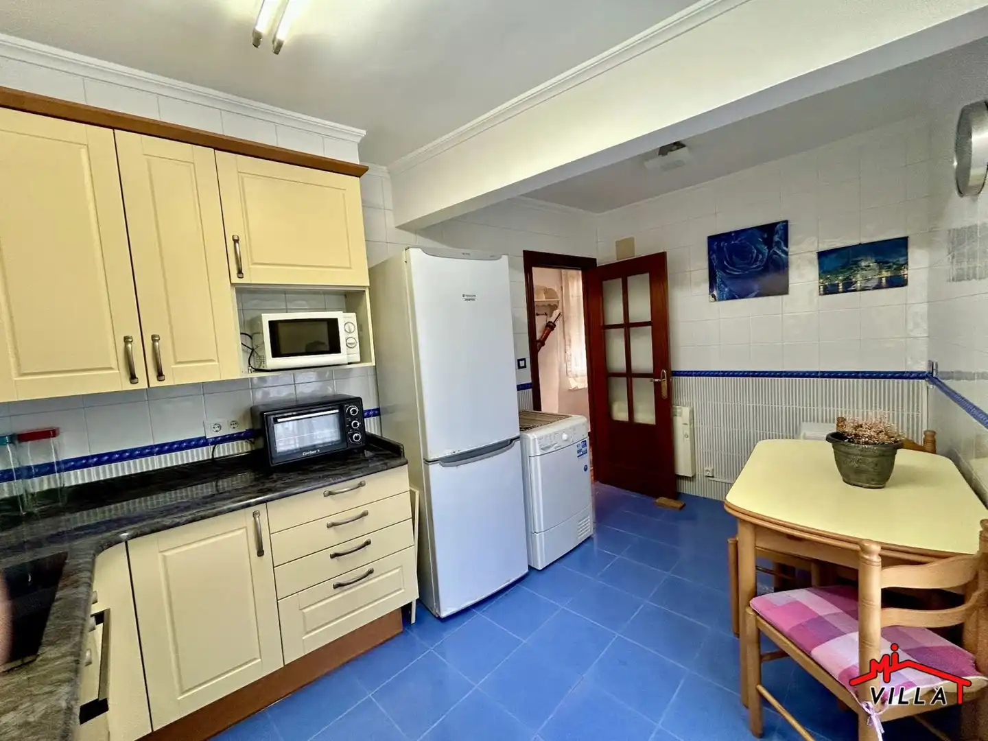 Cocina de Piso en venta en Laredo con Calefacción