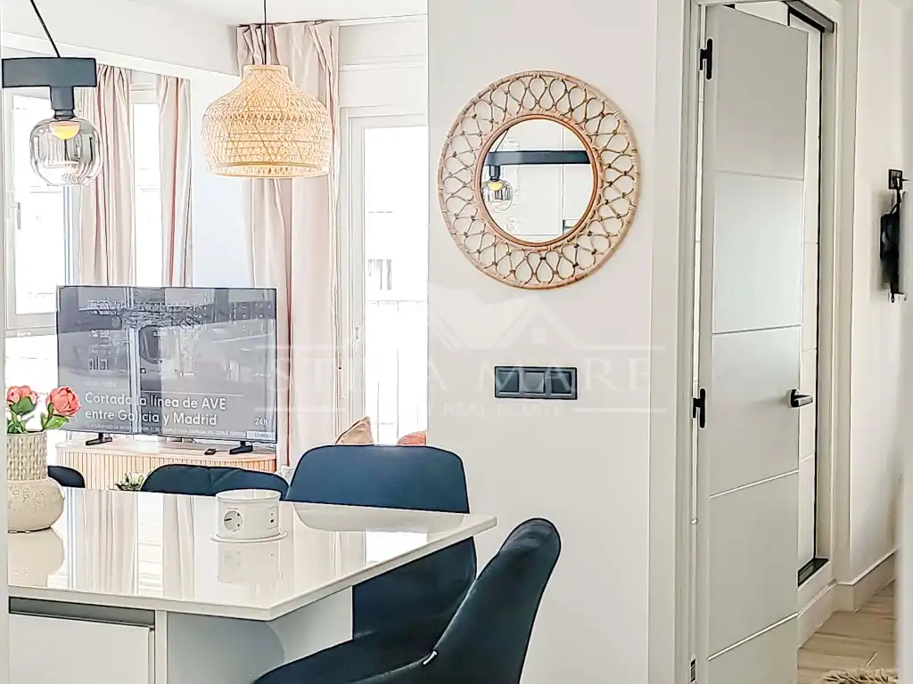 Menjador de Apartament en venda en Nerja amb Aire condicionat, Terrassa i Moblat