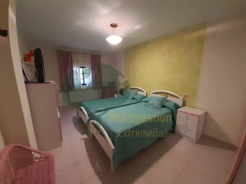 Dormitori de Casa o xalet en venda en Cáceres
