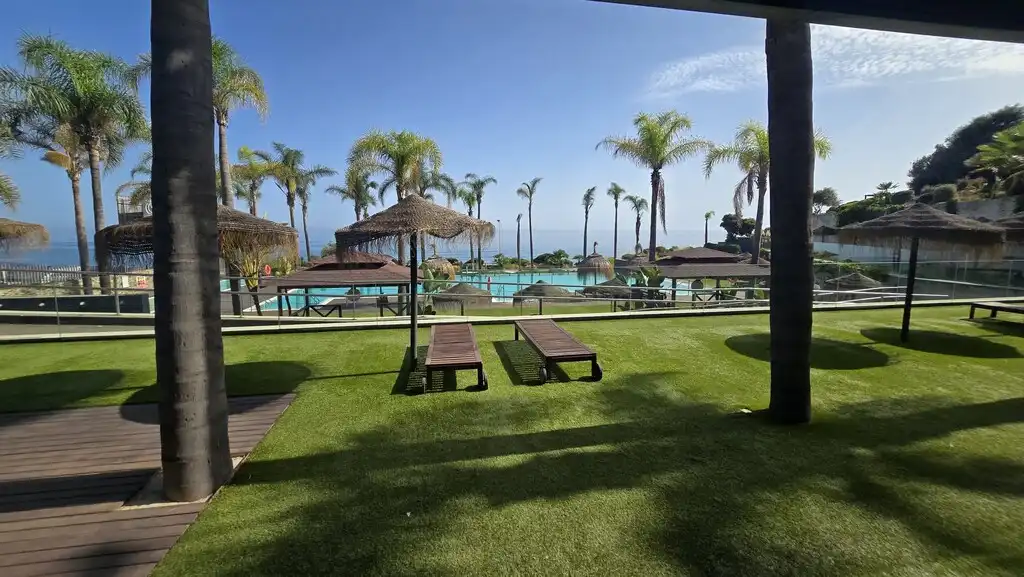 Ground floor with pool for sale in El Faro de Calaburra - Chaparral