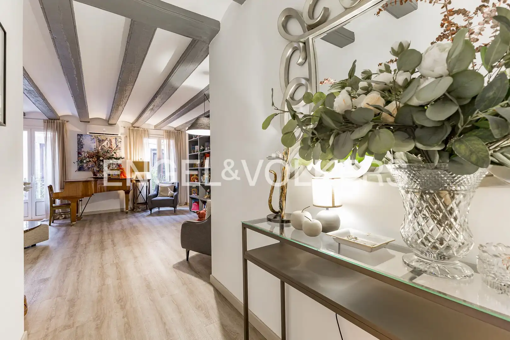 Sala de estar de Piso en venta en Barcelona con Aire acondicionado, Calefacción y Amueblado