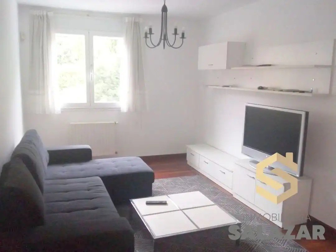 Wohnzimmer von Wohnung zur Miete in Bilbao  mit Heizung, Privatgarten und Balkon