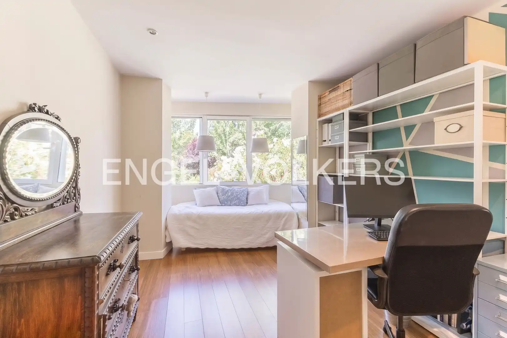 Bedroom of Houses for sale in La Moraleja  with Air Conditioner, Heating and Private garden