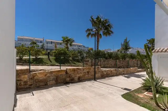 Vista exterior de Casa o xalet en venda en Zahara de los Atunes amb Aire condicionat, Jardí privat i Terrassa