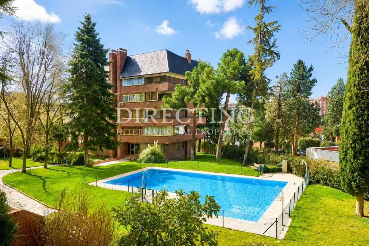 Exterior view of Flat for sale in Madrid  with Air Conditioner, Heating and Parquet flooring
