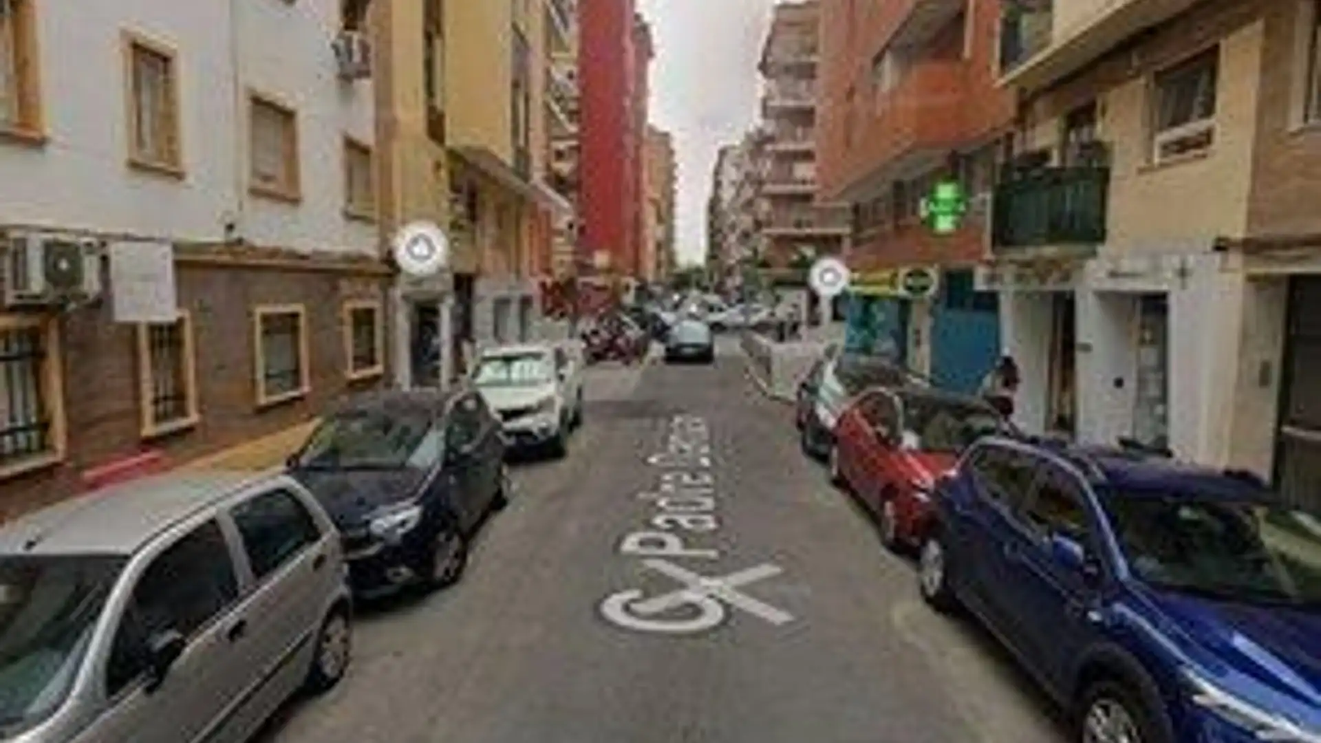 Vista exterior de Ático en venta en  Sevilla Capital con Aire acondicionado y Terraza