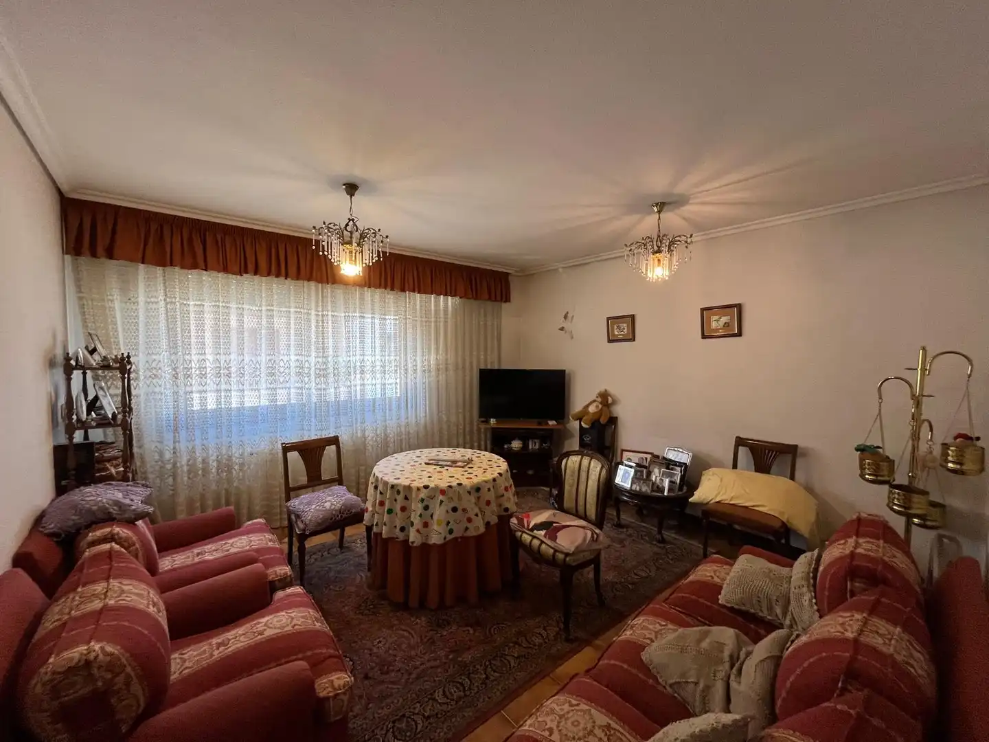 Sala d'estar de Casa o xalet en venda en Vigo  amb Calefacció, Jardí privat i Parquet