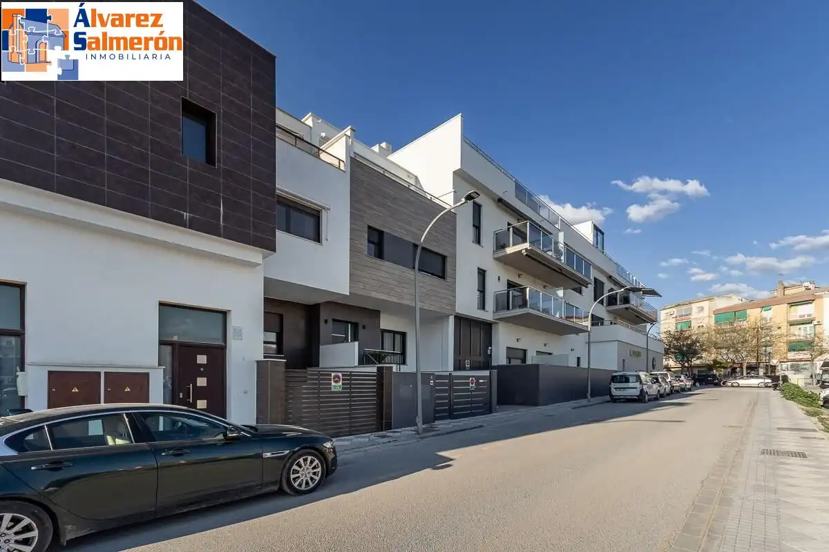 Casa en venta en Calle NOGAL, imagen 2