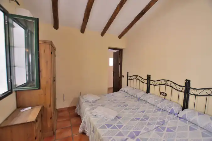 Habitación de Finca rústica en venta en Zahara con Aire acondicionado, Calefacción y Jardín privado
