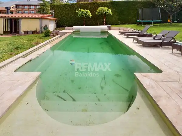 Piscina de Casa o xalet en venda en A Cañiza   amb Calefacció, Jardí privat i Terrassa
