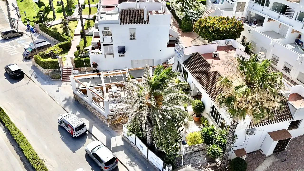 Vista exterior de Local en venta en Orihuela