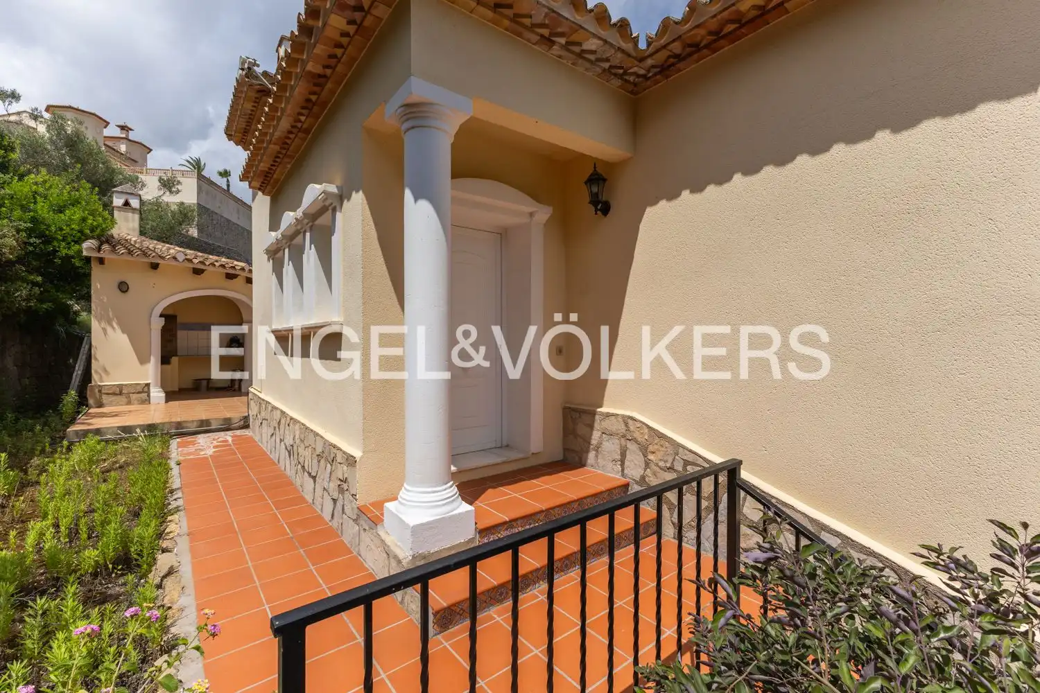 Vista exterior de Casa o xalet en venda en Pedreguer amb Aire condicionat, Calefacció i Jardí privat