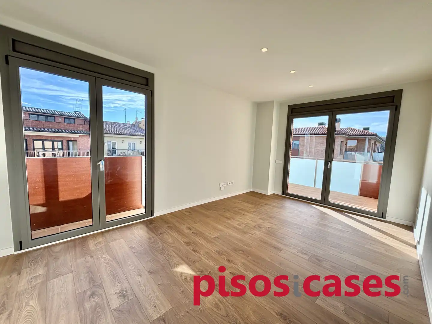 Neubau-Wohnung mit Terrasse zum Verkauf in Carrer Josep Ventura 51, imagen 4