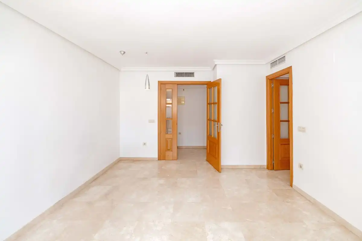 Piso con terraza en venta en Calle Grazalema, imagen 3