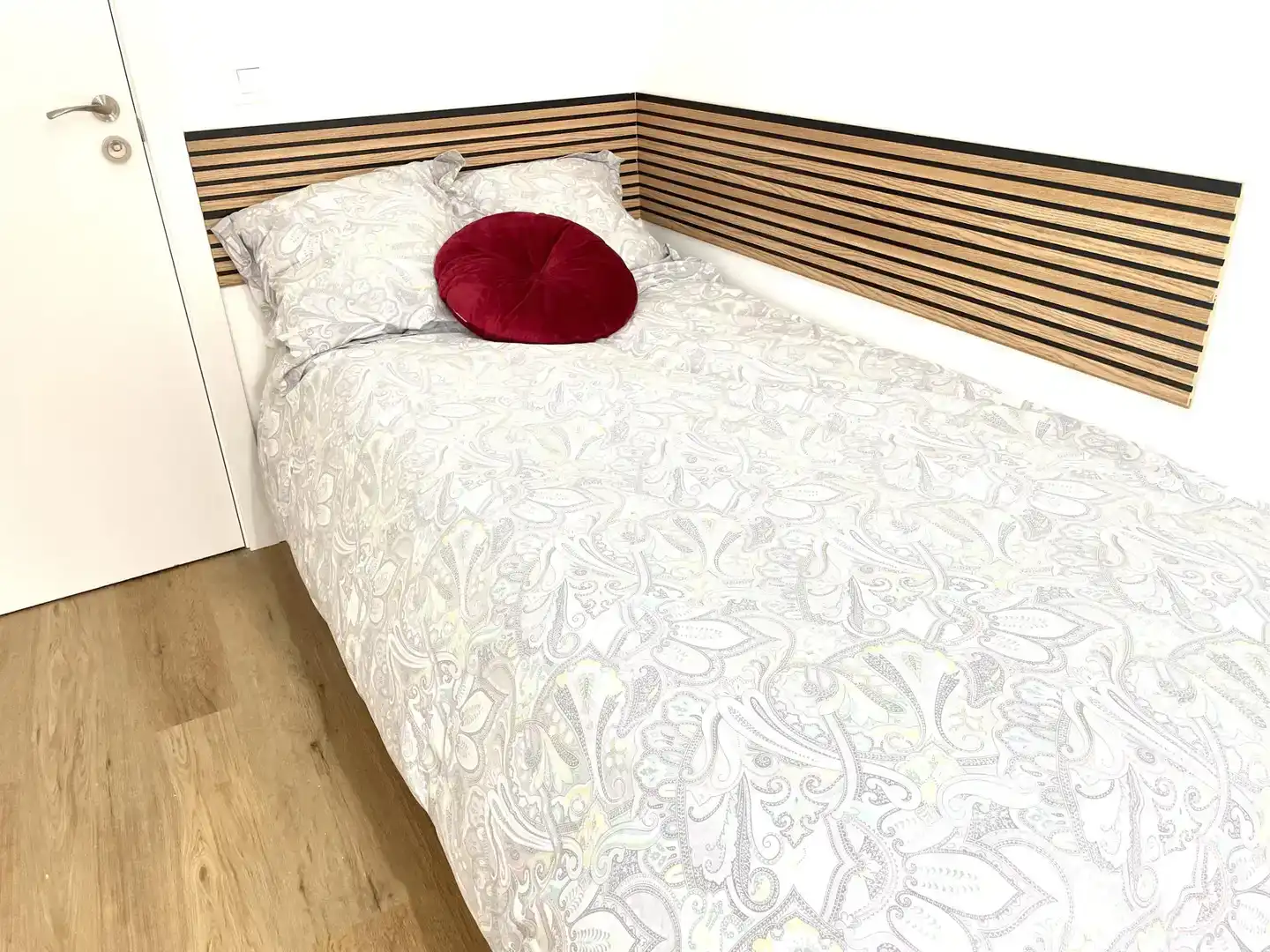 Habitación de Ático para compartir en Madrid con Parquet, Amueblado y Horno