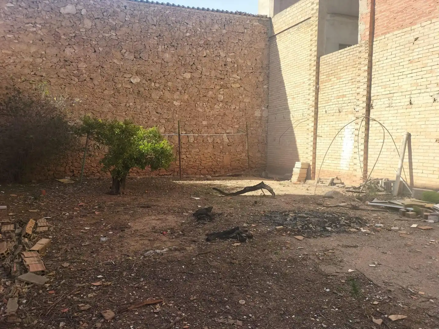 Country house zum Verkauf in Navarrés mit Privatgarten, Terrasse und Balkon