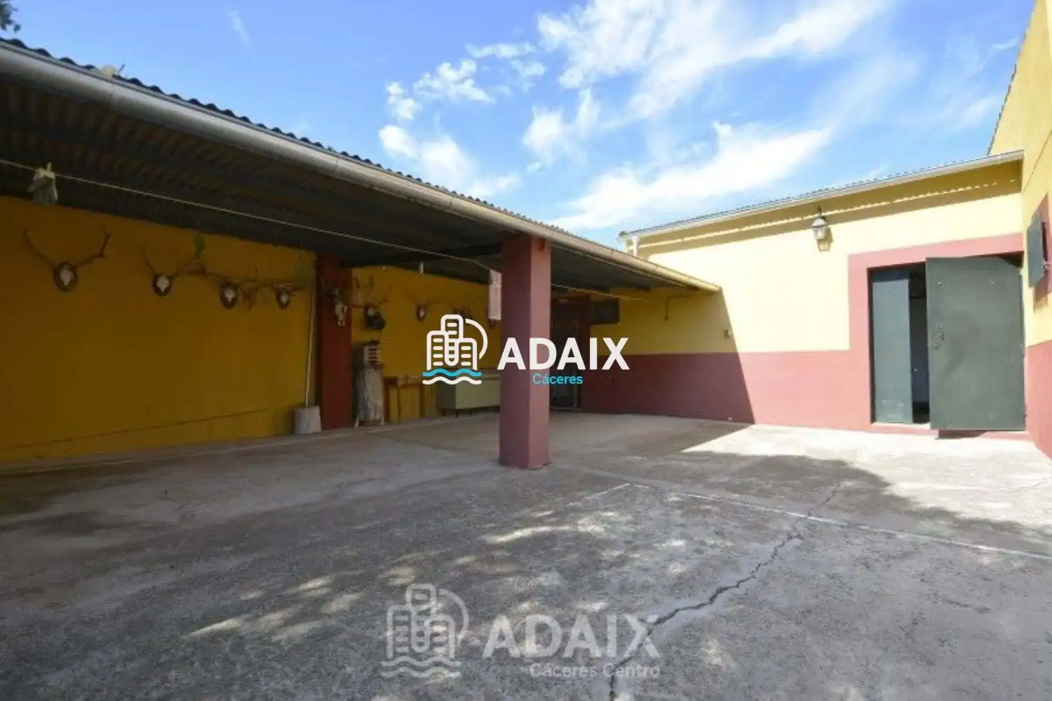 Jardí de Casa o xalet en venda en Cáceres amb Aire condicionat, Terrassa i Traster