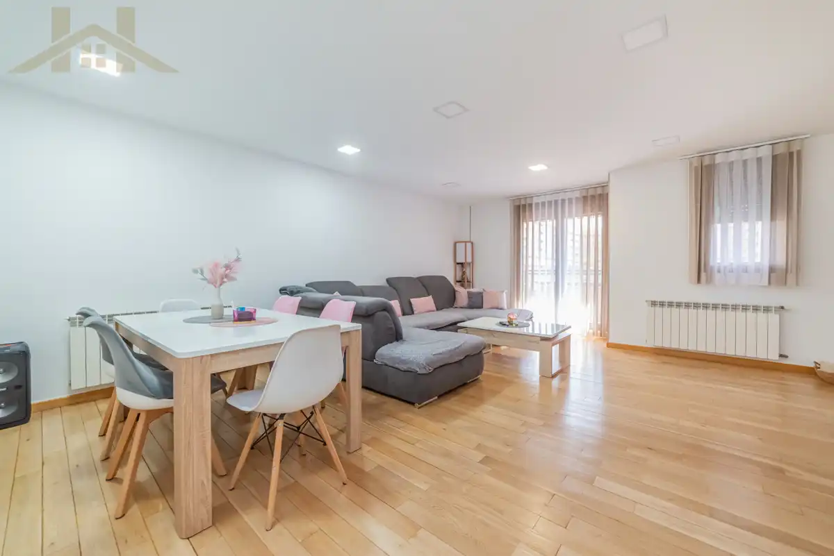 Living room of Flat for sale in Seseña  with Air Conditioner, Heating and Terrace