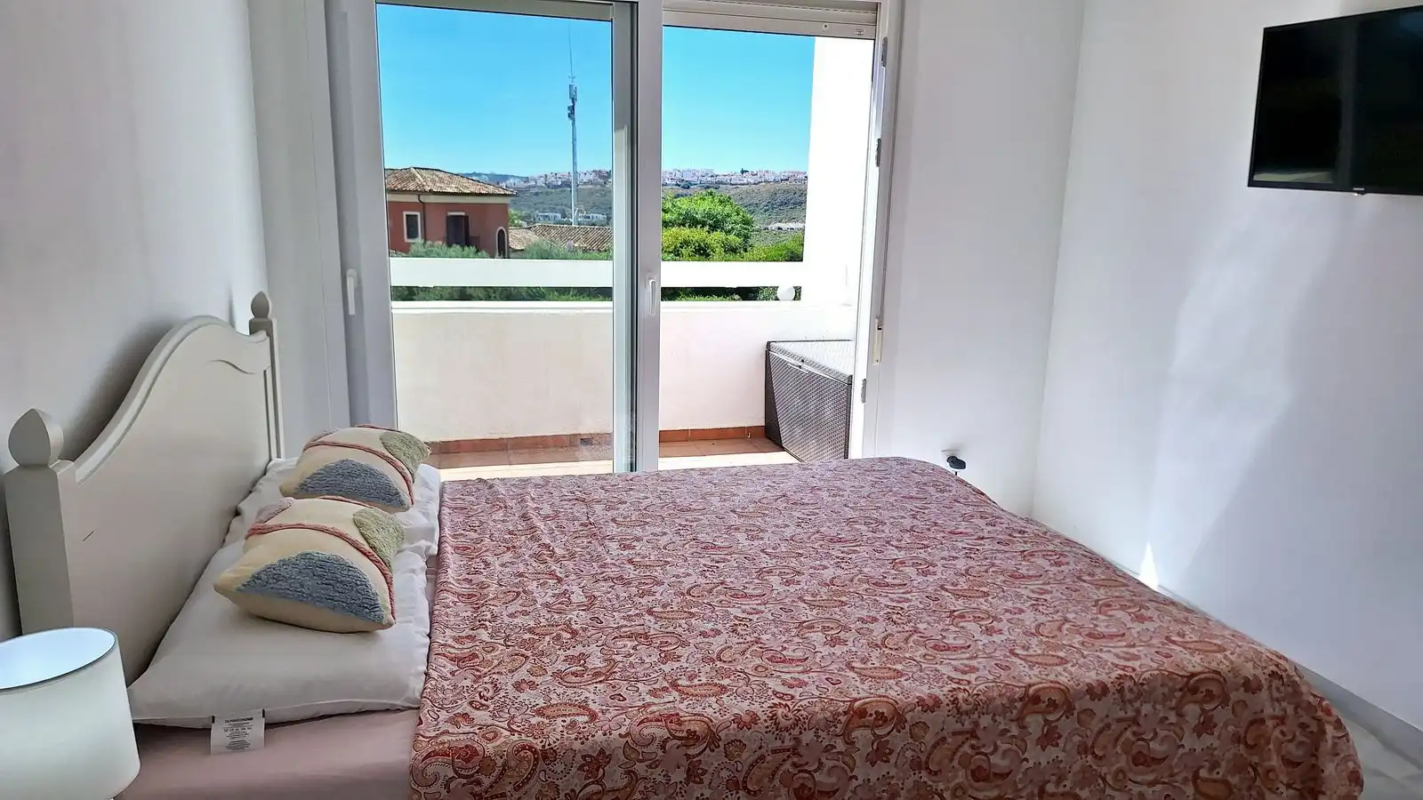 Habitación de Casa adosada en venta en Manilva con Aire acondicionado, Terraza y TV