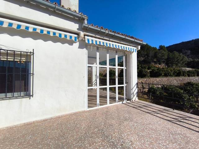 Casa-chalet en Alquiler en Urbanizaciones