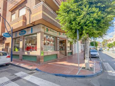 Local comercial de lloguer a Avenida Avenida Sandoval