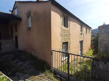 Casa rústica con jardín en venta en CP-6602 2