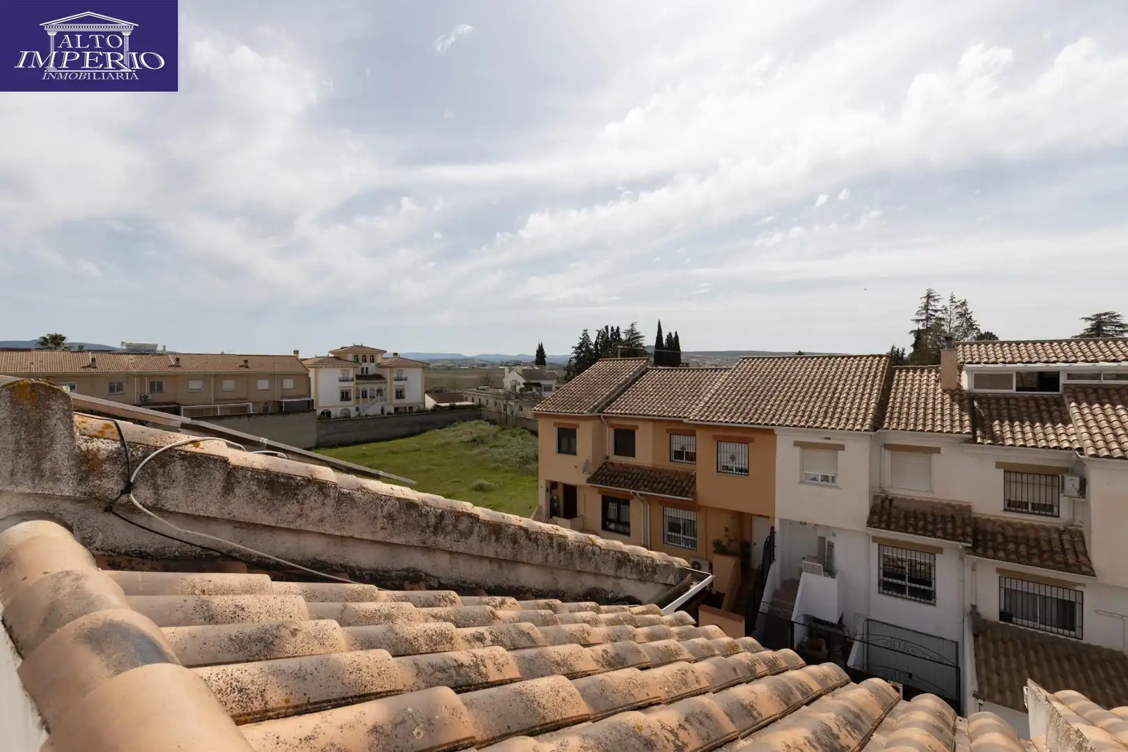 Außenansicht von Haus oder Chalet zum Verkauf in Churriana de la Vega mit Klimaanlage, Terrasse und Balkon