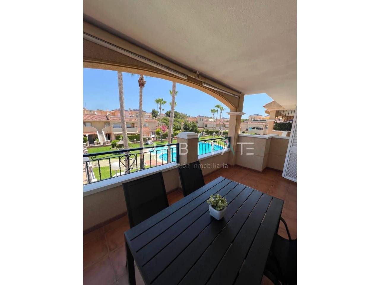 Terrassa de Casa o xalet en venda en Pilar de la Horadada amb Terrassa, Moblat i Piscina comunitària