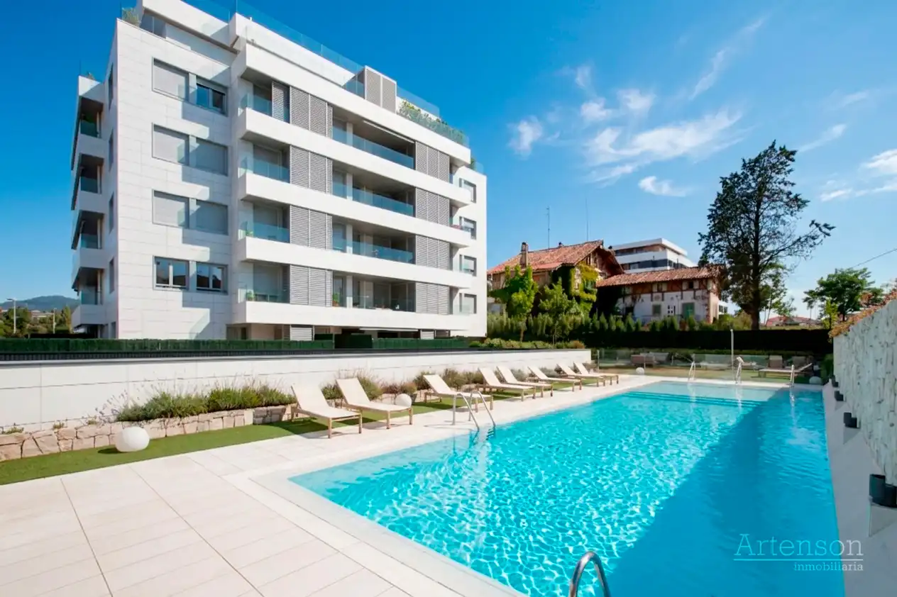 Piscina de Piso en venta en Berango con Calefacción, Terraza y Trastero