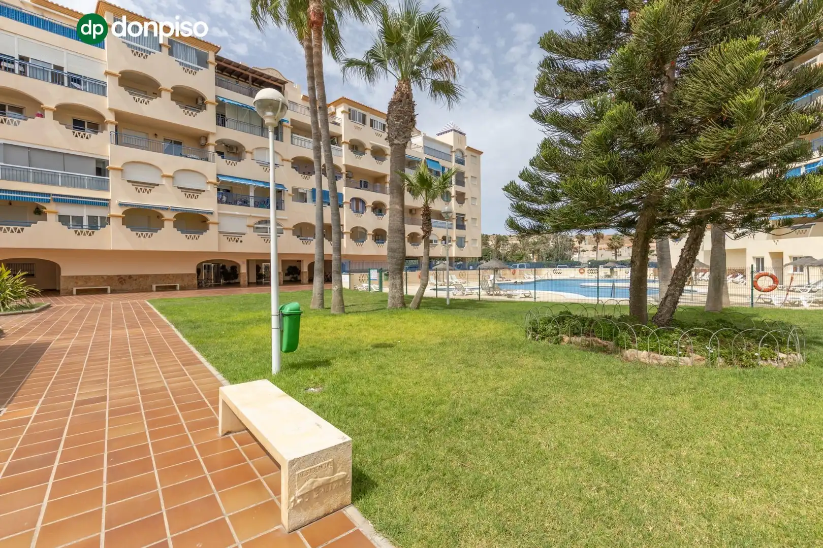 Vista exterior de Piso en venta en El Ejido con Piscina comunitaria